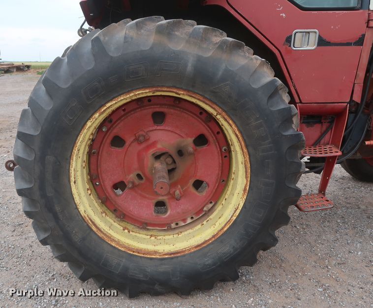 image for item DH0923 1979 International 1486  tractor