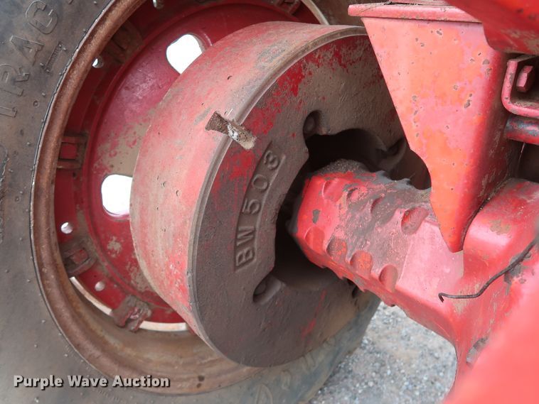 image for item DH0923 1979 International 1486  tractor