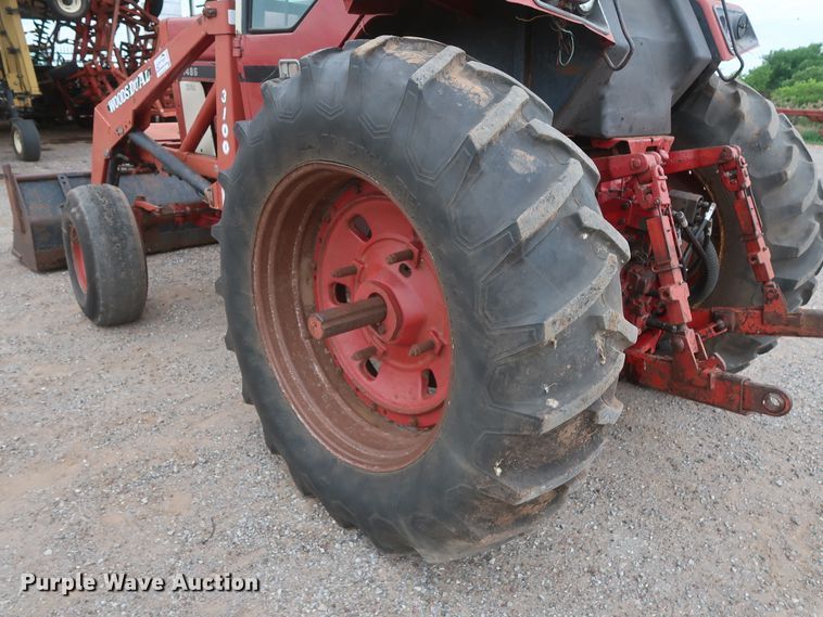 image for item DH0923 1979 International 1486  tractor