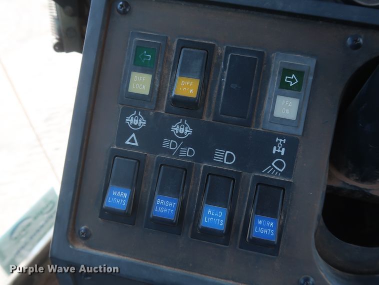 image for item DH0924 1991 Deutz Allis 9170  MFWD tractor