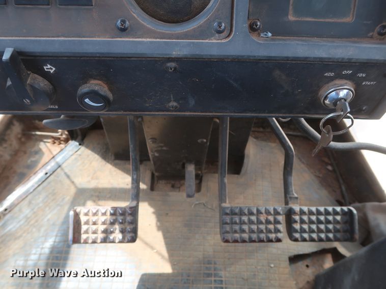 image for item DH0924 1991 Deutz Allis 9170  MFWD tractor