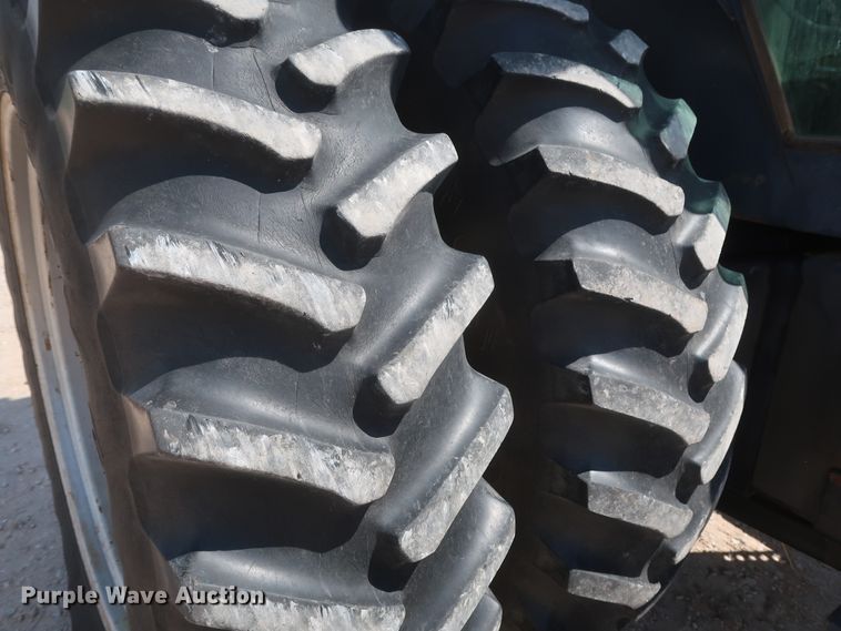 image for item DH0924 1991 Deutz Allis 9170  MFWD tractor