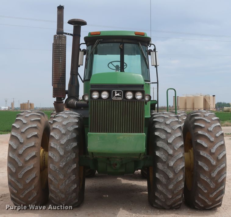 image for item DH0925 1983 John Deere 8450  4WD tractor