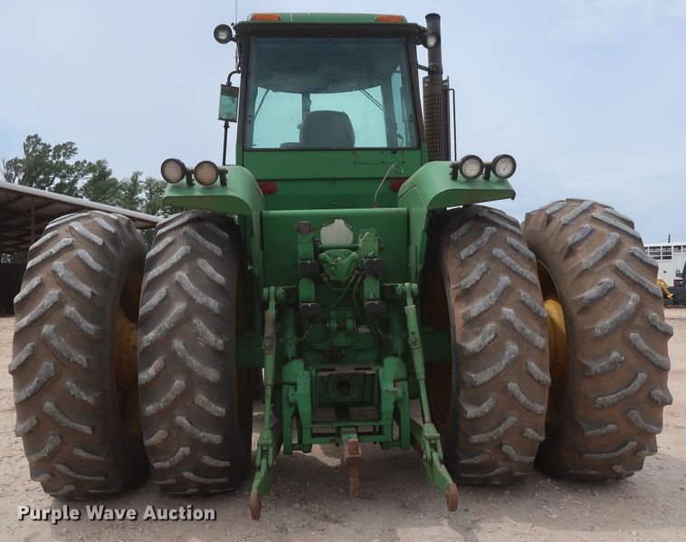 image for item DH0925 1983 John Deere 8450  4WD tractor