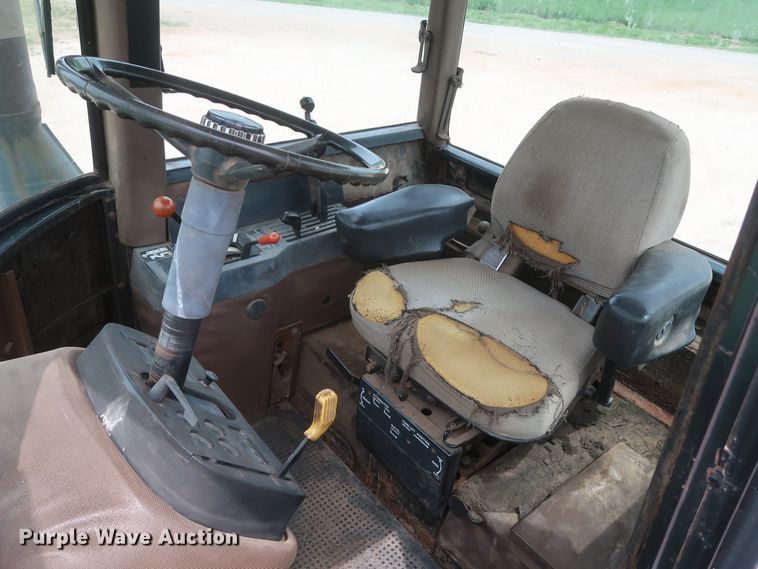 image for item DH0925 1983 John Deere 8450  4WD tractor