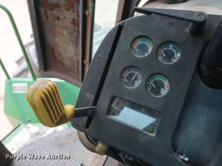 image for item DH0925 1983 John Deere 8450  4WD tractor