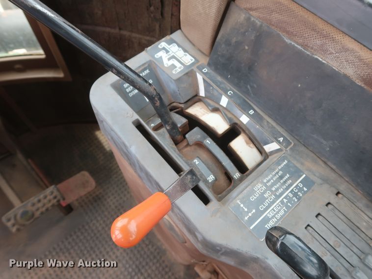 image for item DH0925 1983 John Deere 8450  4WD tractor