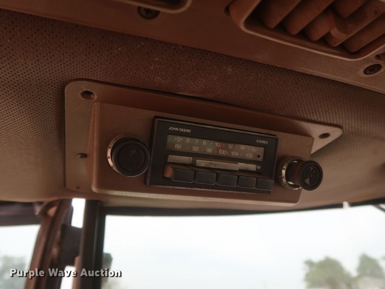 image for item DH0925 1983 John Deere 8450  4WD tractor