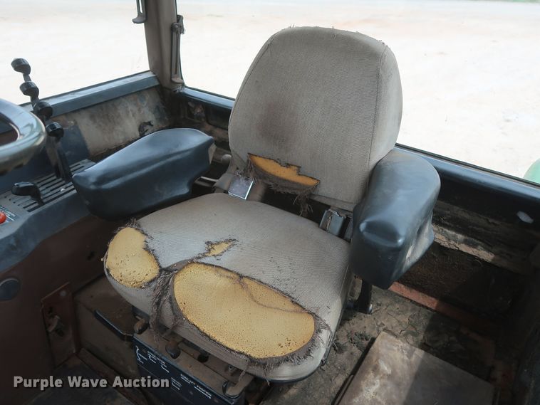 image for item DH0925 1983 John Deere 8450  4WD tractor