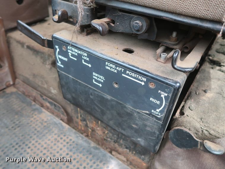 image for item DH0925 1983 John Deere 8450  4WD tractor