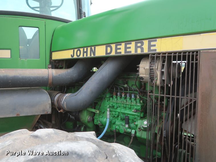 image for item DH0925 1983 John Deere 8450  4WD tractor