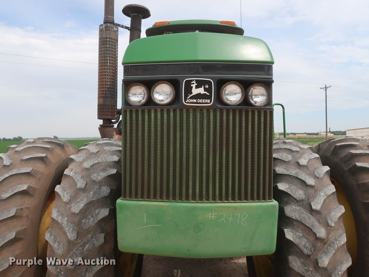 image for item DH0925 1983 John Deere 8450  4WD tractor