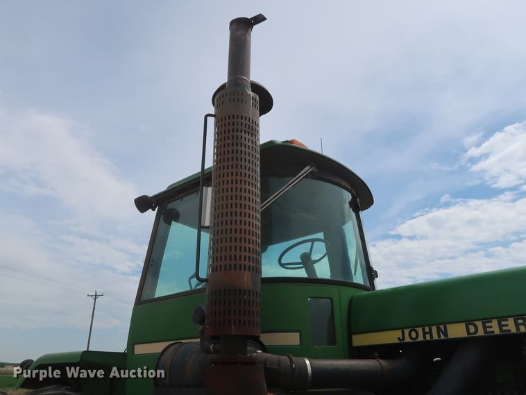 image for item DH0925 1983 John Deere 8450  4WD tractor