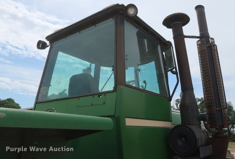 image for item DH0925 1983 John Deere 8450  4WD tractor