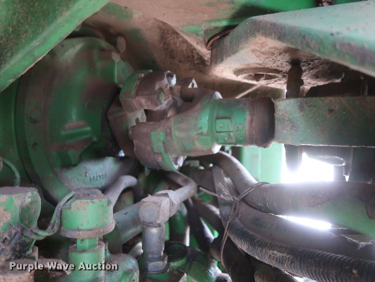 image for item DH0925 1983 John Deere 8450  4WD tractor