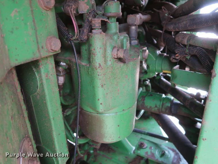 image for item DH0925 1983 John Deere 8450  4WD tractor