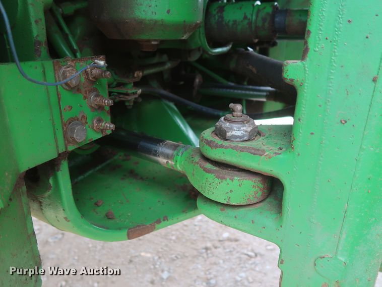 image for item DH0925 1983 John Deere 8450  4WD tractor
