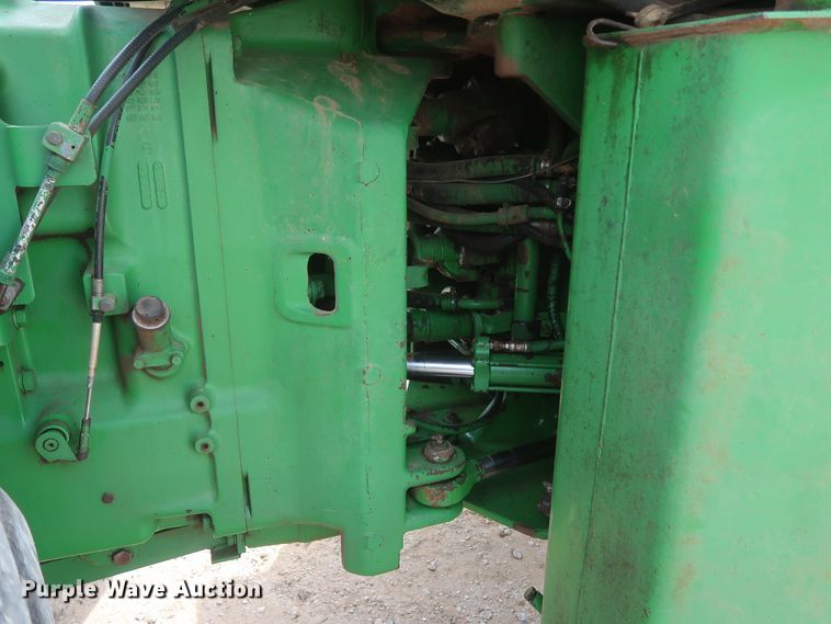 image for item DH0925 1983 John Deere 8450  4WD tractor
