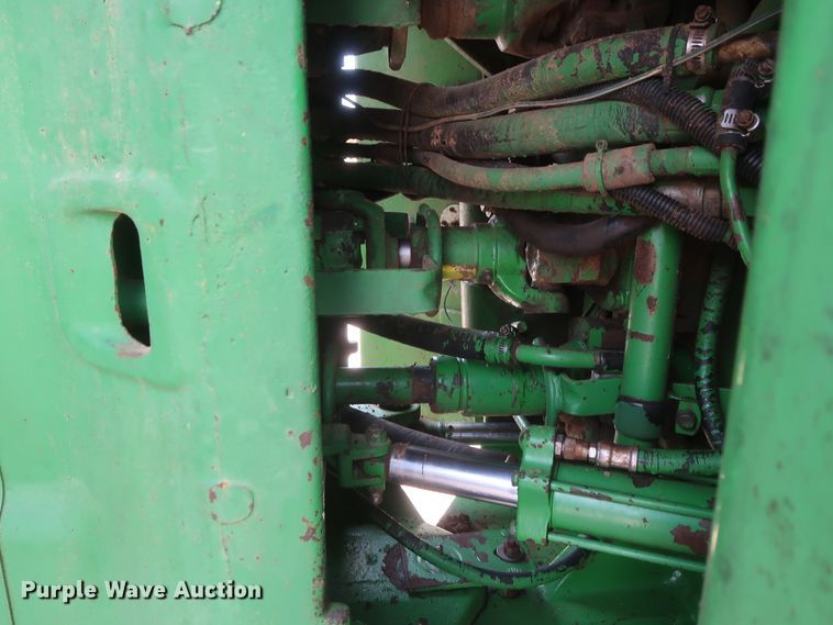 image for item DH0925 1983 John Deere 8450  4WD tractor