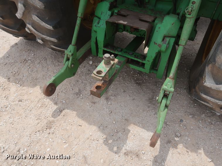 image for item DH0925 1983 John Deere 8450  4WD tractor