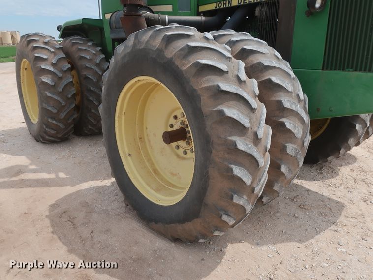 image for item DH0925 1983 John Deere 8450  4WD tractor