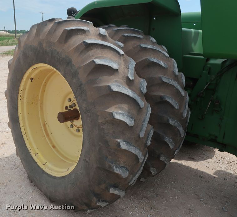 image for item DH0925 1983 John Deere 8450  4WD tractor
