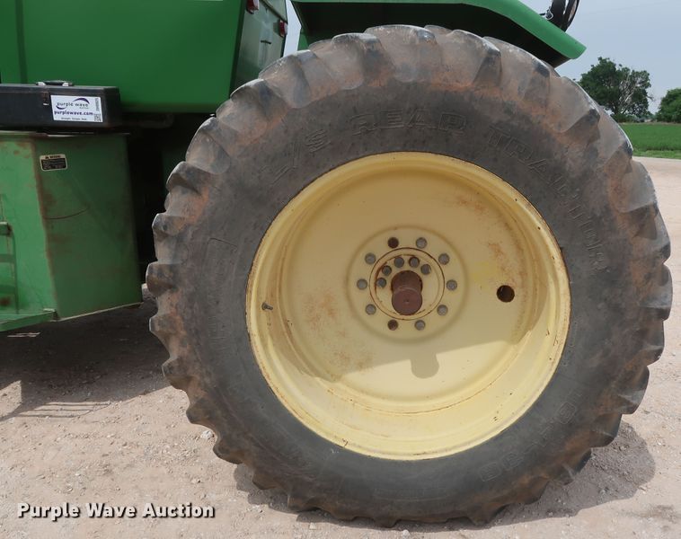 image for item DH0925 1983 John Deere 8450  4WD tractor