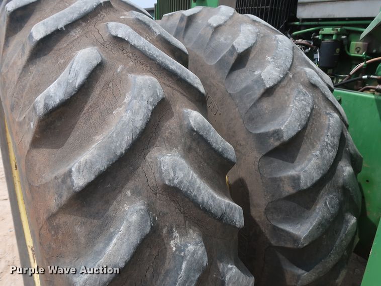 image for item DH0925 1983 John Deere 8450  4WD tractor