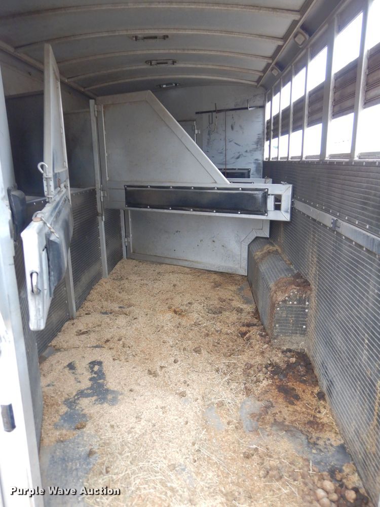 image for item DH3727 2006 Platinum horse trailer