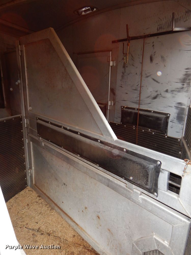 image for item DH3727 2006 Platinum horse trailer