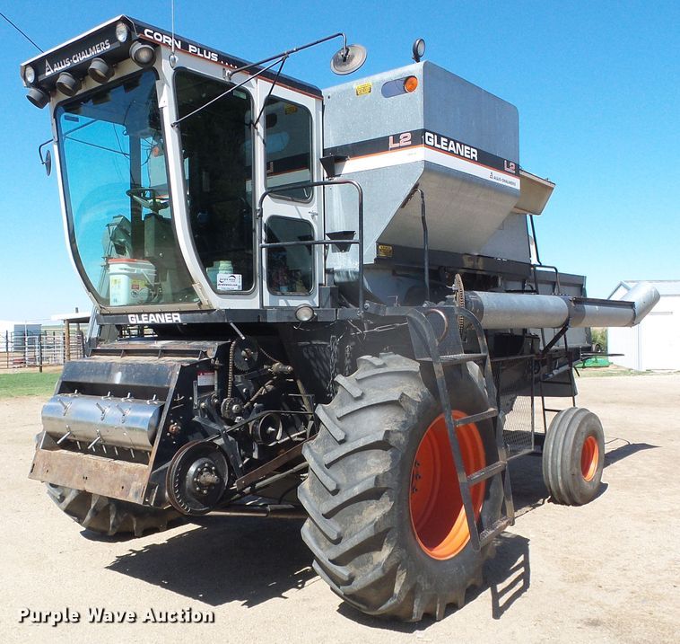 image for item DH4919 1980 Gleaner L2 Corn Plus combine
