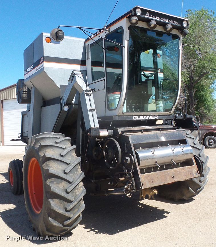 image for item DH4919 1980 Gleaner L2 Corn Plus combine