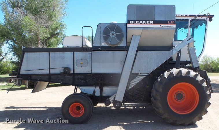 image for item DH4919 1980 Gleaner L2 Corn Plus combine