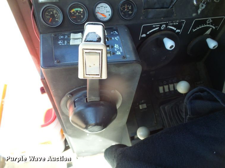 image for item DH4919 1980 Gleaner L2 Corn Plus combine