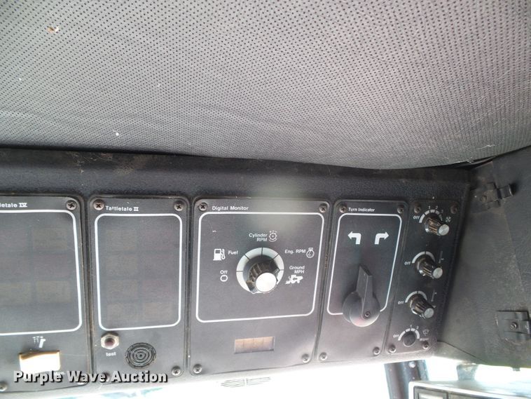 image for item DH4919 1980 Gleaner L2 Corn Plus combine