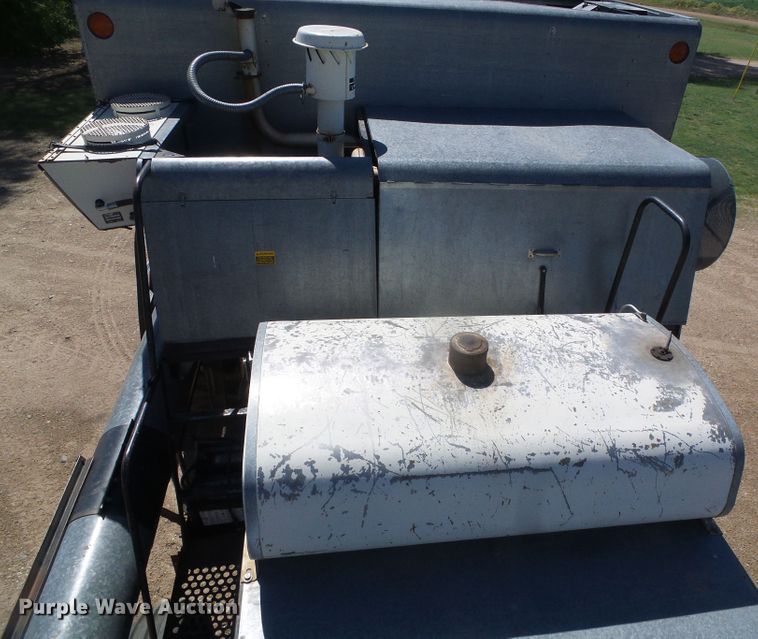 image for item DH4919 1980 Gleaner L2 Corn Plus combine