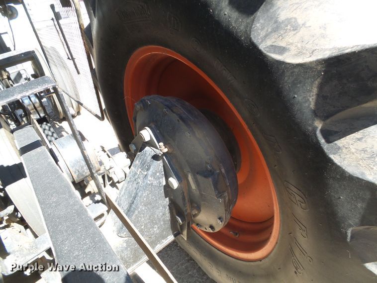 image for item DH4919 1980 Gleaner L2 Corn Plus combine