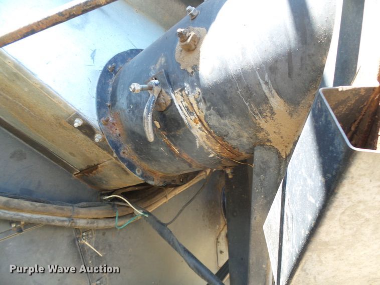 image for item DH4919 1980 Gleaner L2 Corn Plus combine