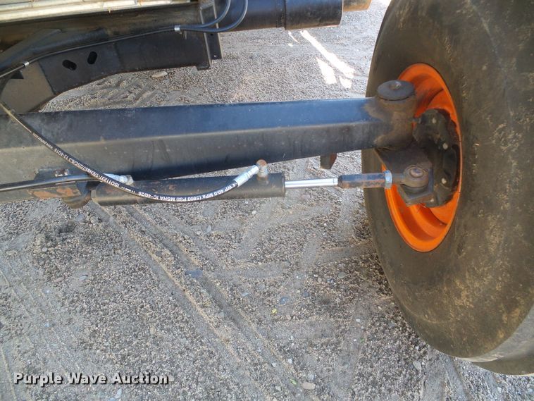 image for item DH4919 1980 Gleaner L2 Corn Plus combine