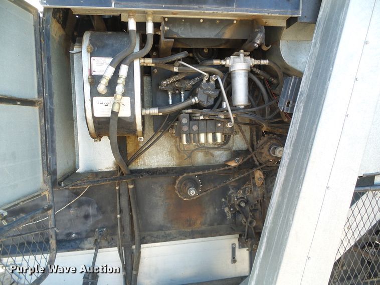 image for item DH4919 1980 Gleaner L2 Corn Plus combine