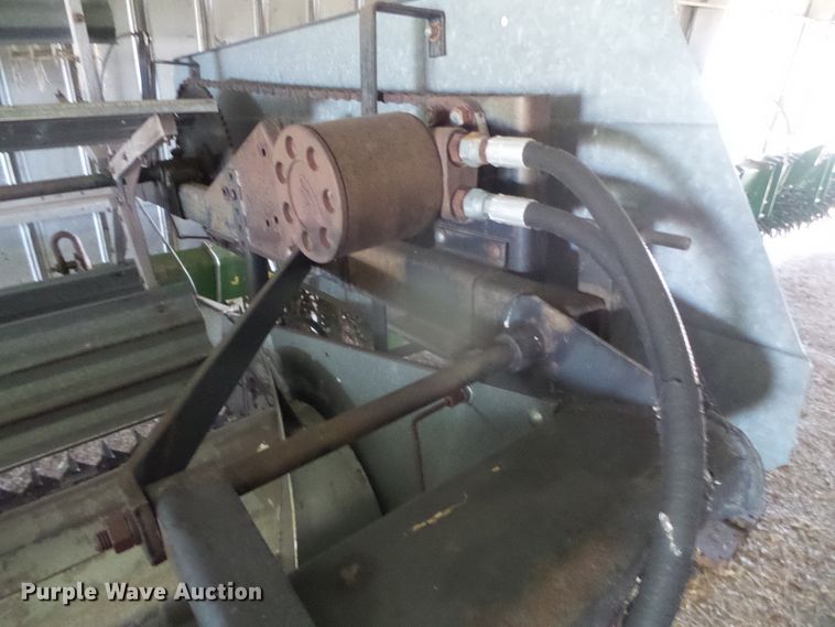 image for item DH4919 1980 Gleaner L2 Corn Plus combine