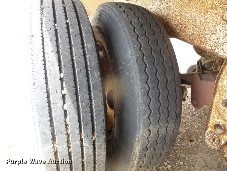 image for item DH4939 1986 Timpte Super Hopper double hopper bottom grain trailer