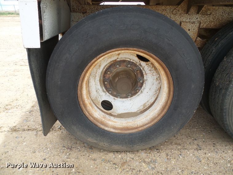 image for item DH4939 1986 Timpte Super Hopper double hopper bottom grain trailer