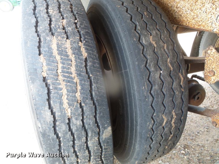 image for item DH4939 1986 Timpte Super Hopper double hopper bottom grain trailer