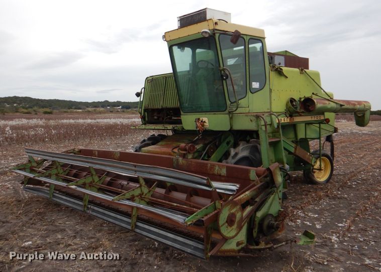 image for item DH5293 1973 John Deere 7700 combine
