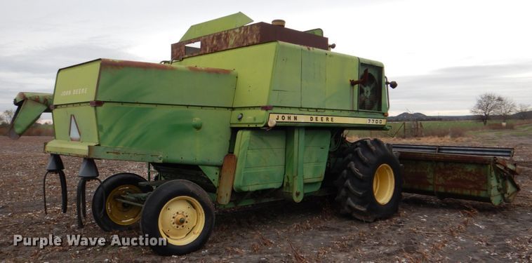 image for item DH5293 1973 John Deere 7700 combine