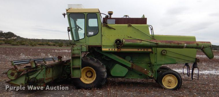 image for item DH5293 1973 John Deere 7700 combine