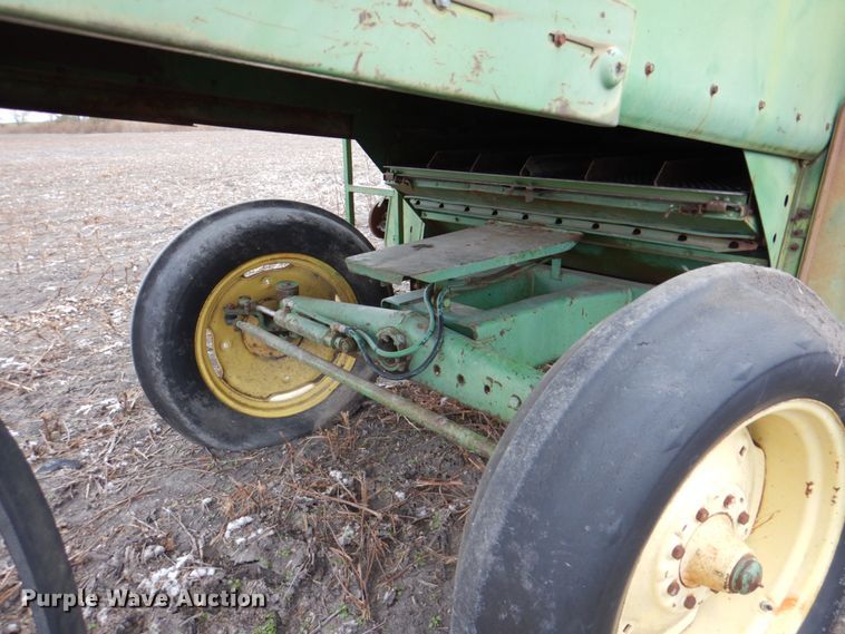 image for item DH5293 1973 John Deere 7700 combine