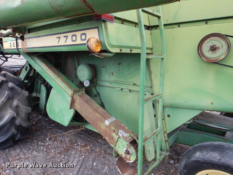 image for item DH5293 1973 John Deere 7700 combine