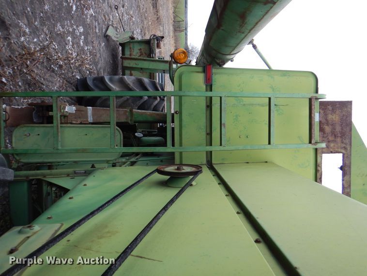 image for item DH5293 1973 John Deere 7700 combine